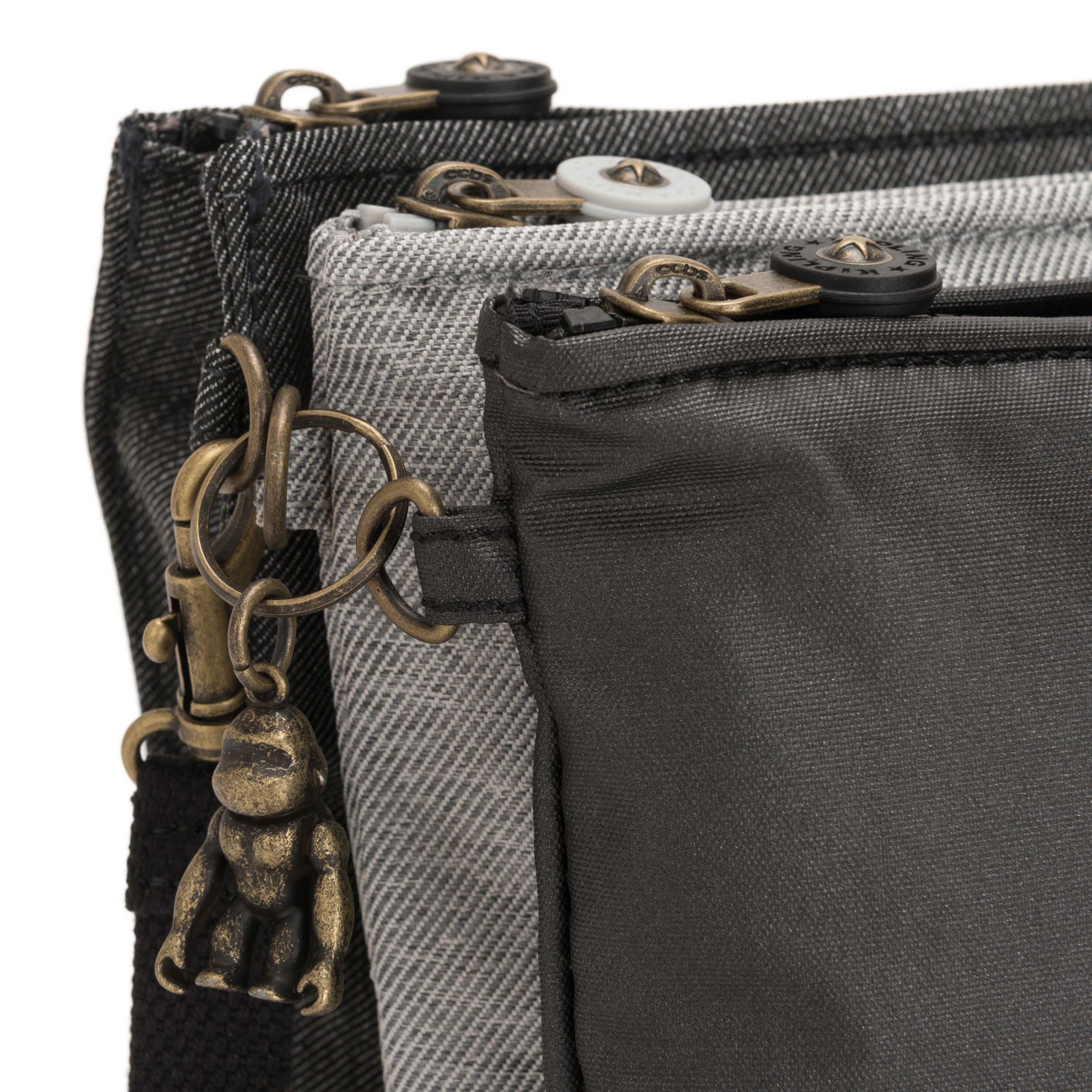 resm Iaka L Wristlet