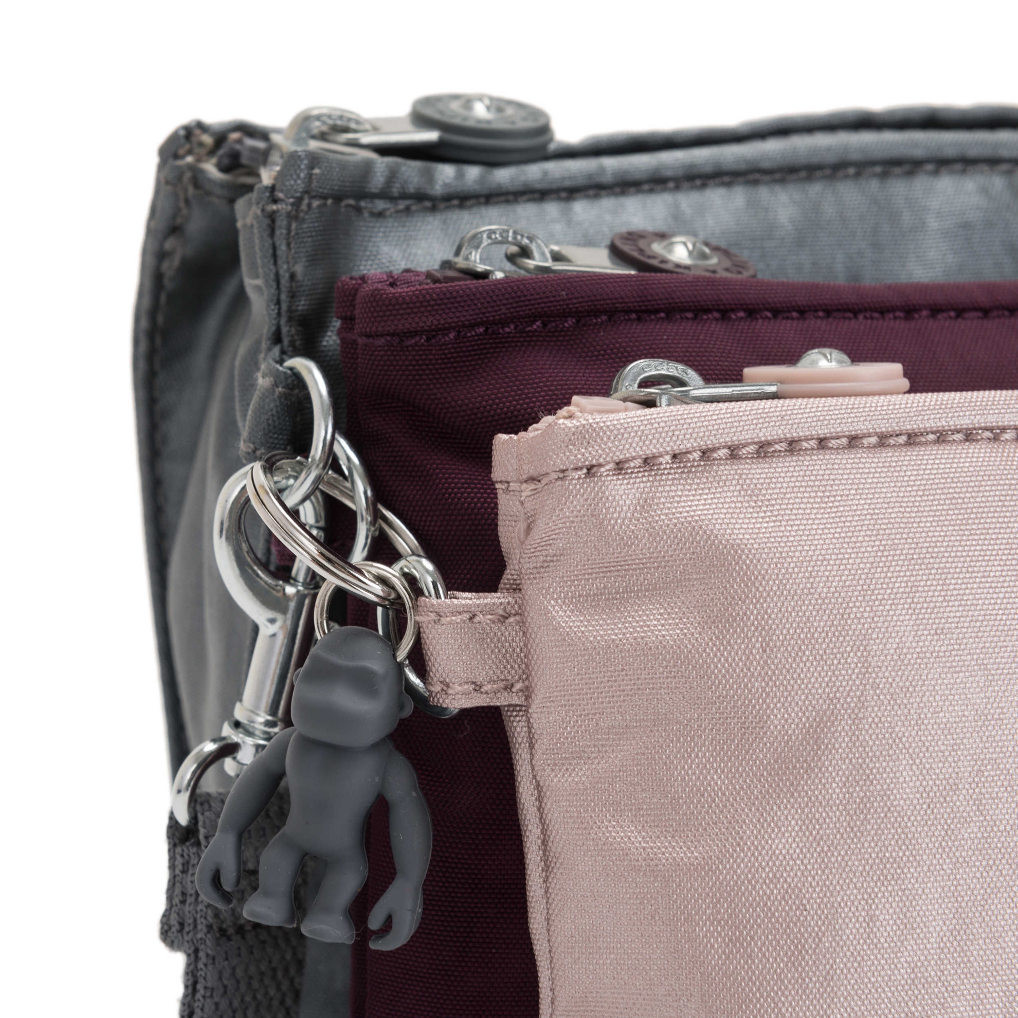 resm Iaka L Wristlet
