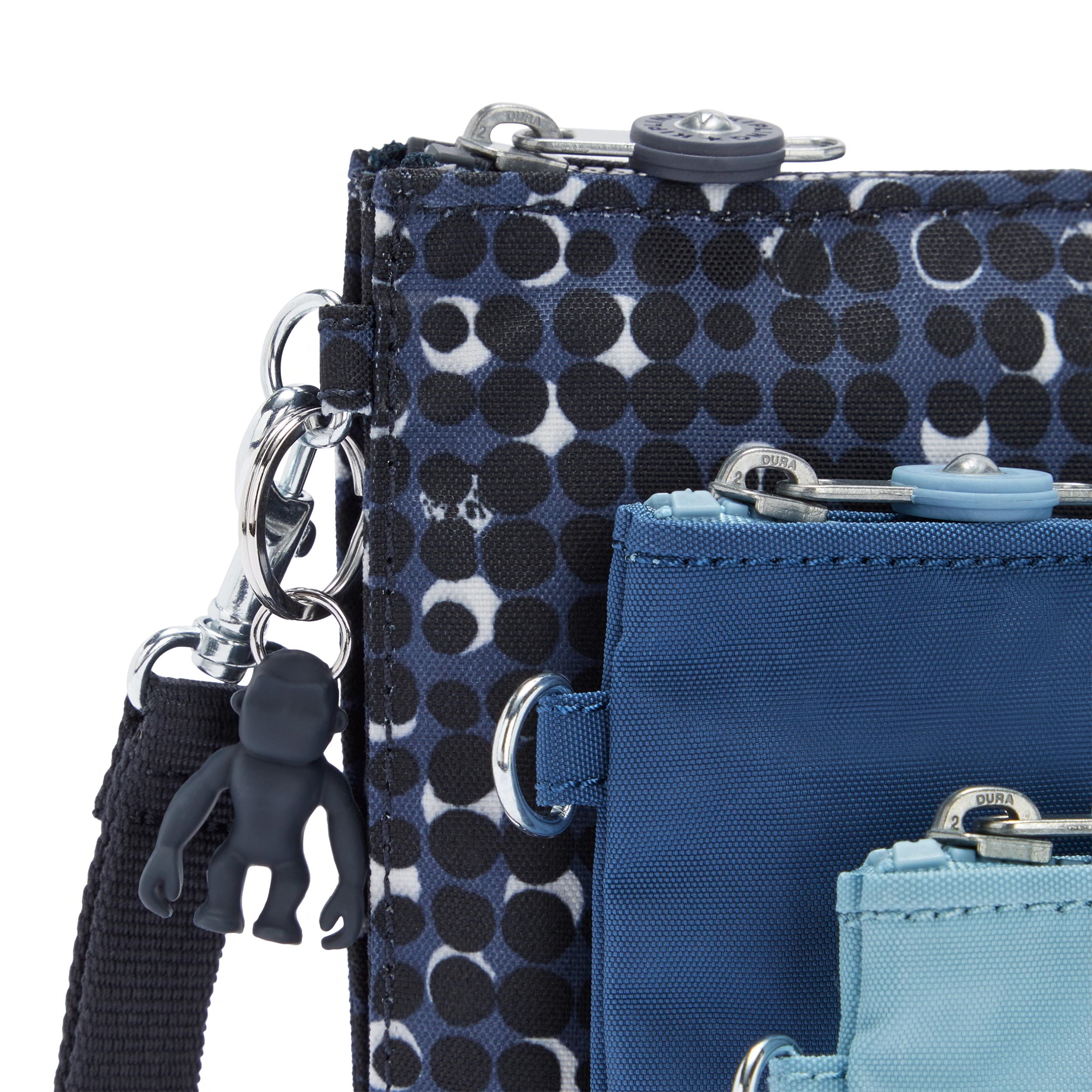 resm Iaka L Wristlet