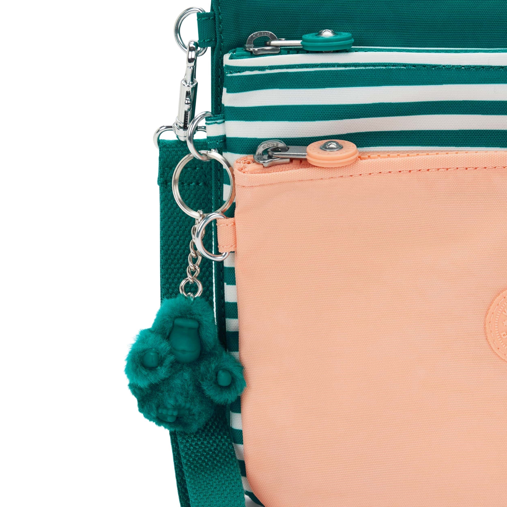 resm Iaka L Wristlet