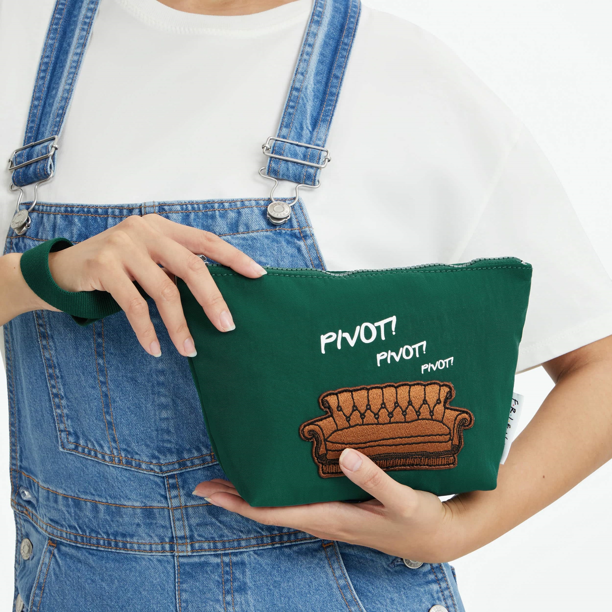 resm Naomi Pouch M